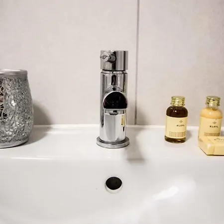 Stayzo - Executive Centre 2 * Bradford (West Yorkshire)